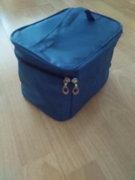 Kozmetická taštička,