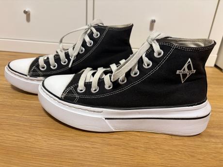 Kotníkové tenisky, skechers,35