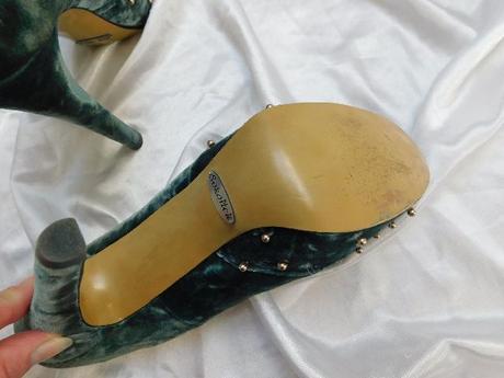 Kvalitne velmi pekne zamatove lodicky, 38