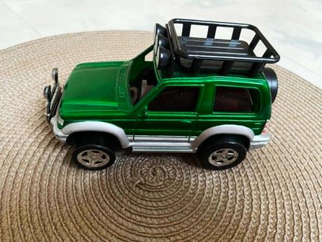 Jeep 3 ks,