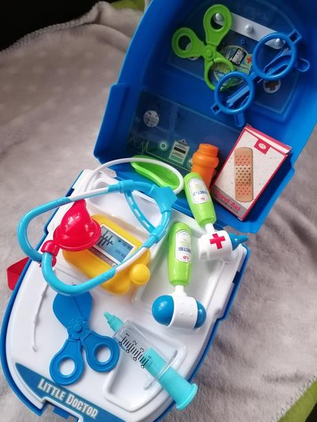 Kufrík pre doktorku, 