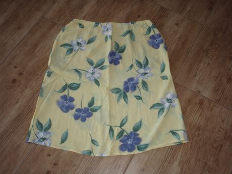 Kvietkovaná sukňa, m