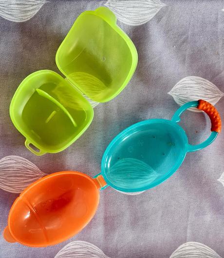 2x krabicka na cumlik, babylove