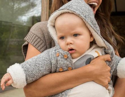 Zara svetrik s drevenymi gombickami, zara,80