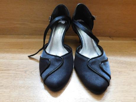 Čierne lodičky, 35