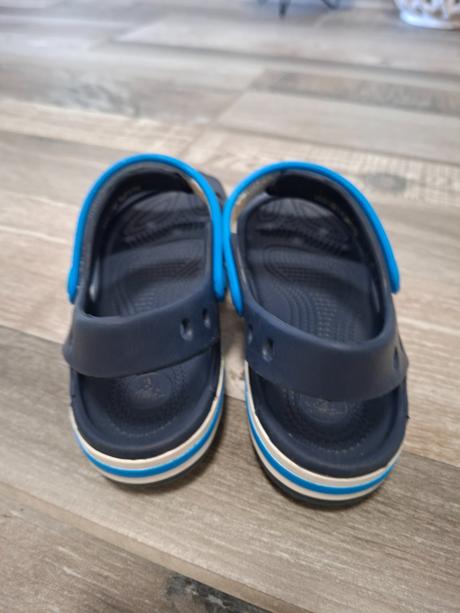 Crocs, crocs,32