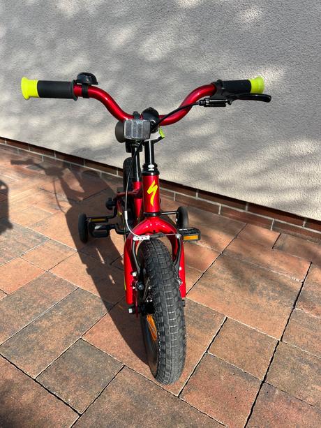 Detský bicykel s kolieskami zn. specialized veľ.12, specialized,12