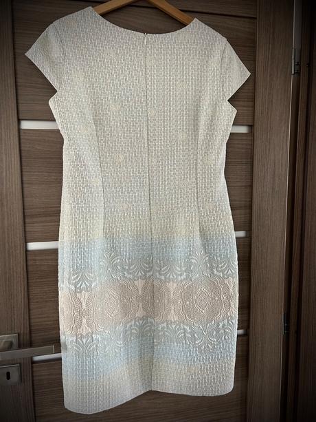 Spolocenske saty, 44