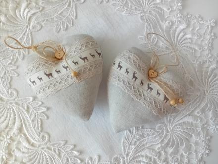 Látkové závesné srdiečka 11cm x 11cm, 