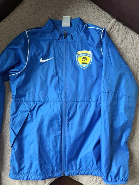 Sustakovs bunda, nike,146