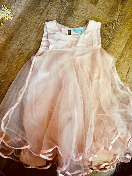 Šaty ružové s tylovou sukňou, 98