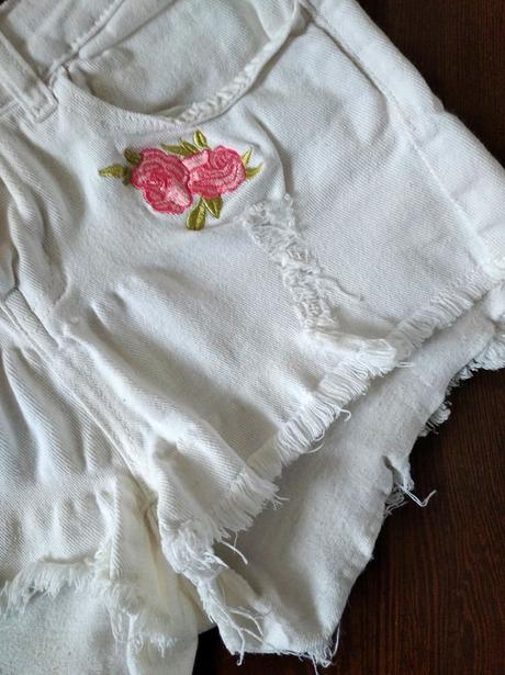 Trendy vyšúchané kraťasy s vyšívaním - 158/xs, gate,158