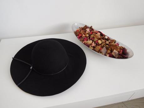 Reserved klobúk čierny, dámsky,, reserved