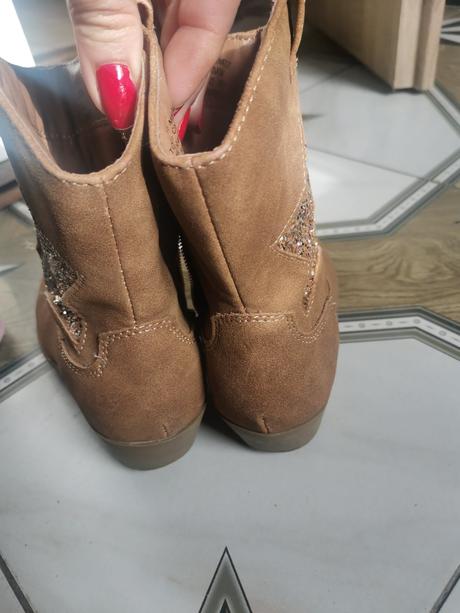 Dievčenské kožačky, 29