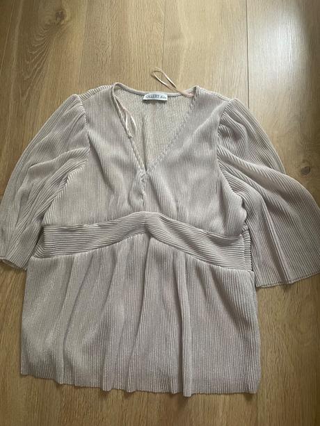 Vrubkovana bluzka, l