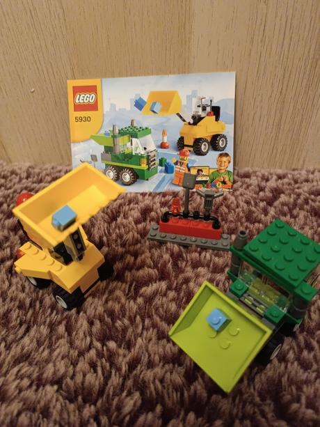 Lego 5930, 
