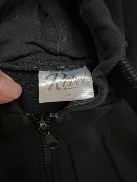 Rebel overal cierny, 68