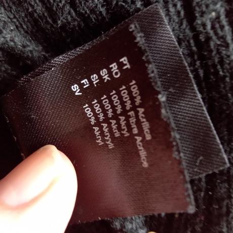 Dámska súprava s ľudovým vzorom,