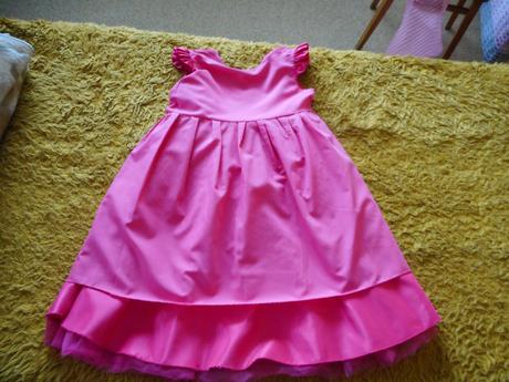 Dievčenské slávnsotné šaty 140cm, 140