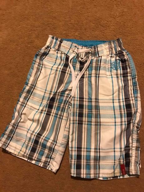 Sustakove sortky 122, 122