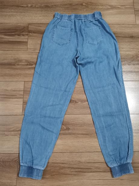 Ľahké nohavice, 36