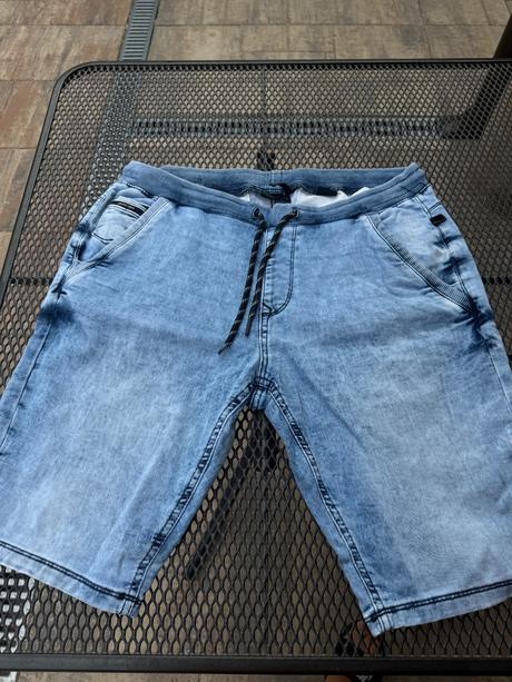 Pánske rifľove kraťasy, 34