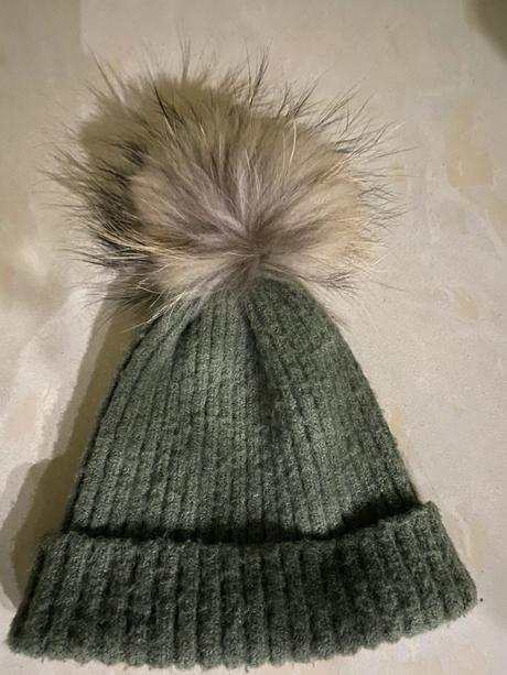 Čiapka s brmbolcom, 56