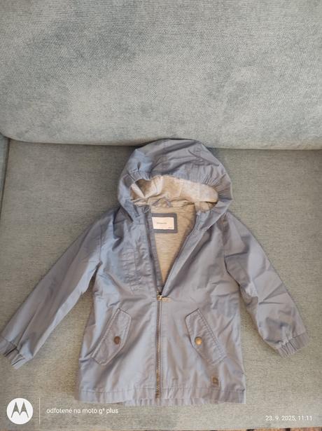 Predám vetrovku, reserved,104