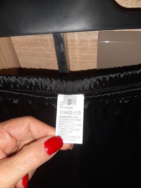 Luxusne saténové pyžamo, dkny,s