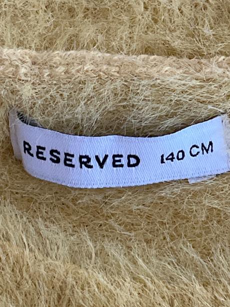 Sveter, reserved,140