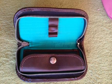 Dievčenské doplnky, kabelka, peňaženky a retro per,