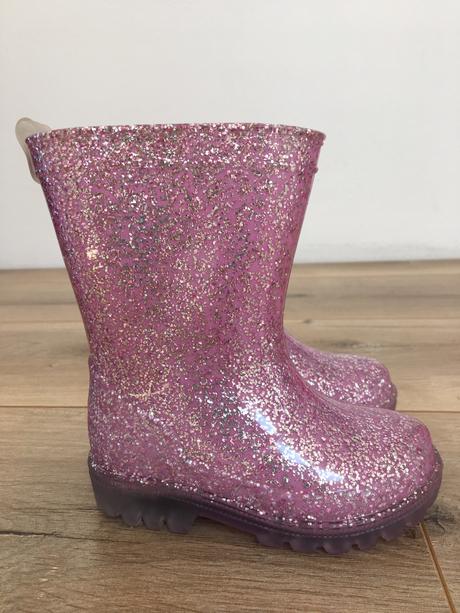 Blikajuce gumaky, f&f,21