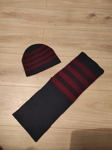 Čiapka a šál, 128