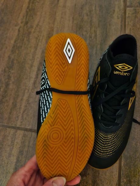 Umbro halovky nikdy neobute, umbro,35