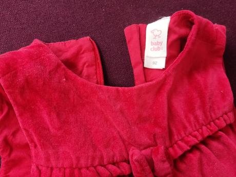 Cervene saty aj na vianoce, c&a,92