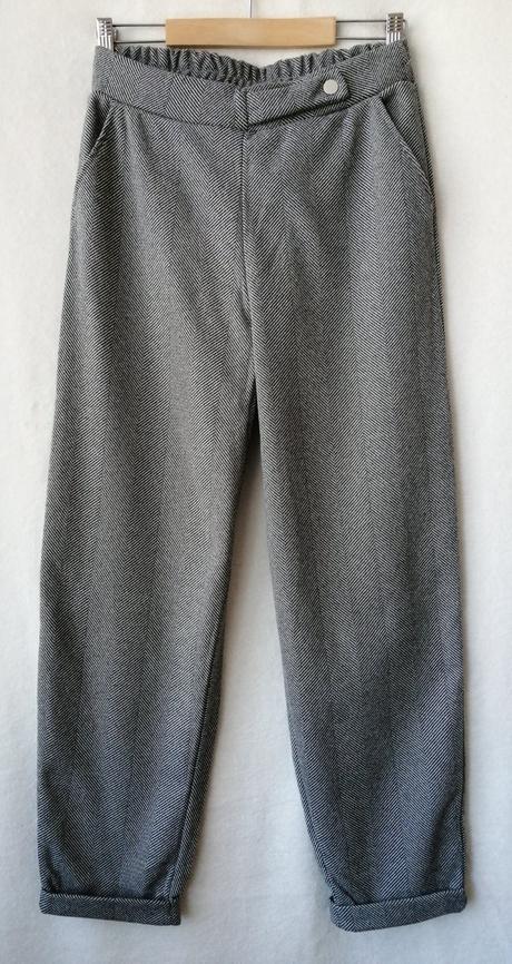 Nové pekné pohodlné nohavice, 38