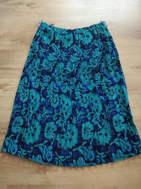 Plisovana sukňa, xl