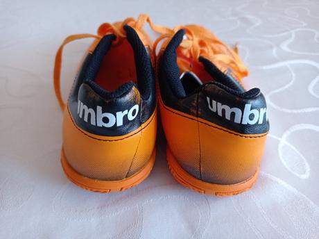 Salovky, umbro,37