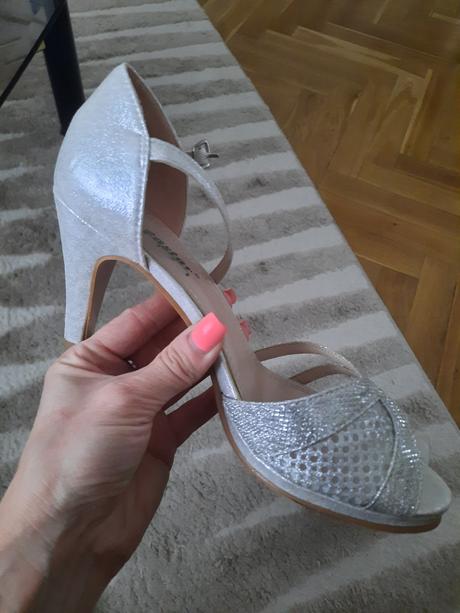 Krásne a pohodlné sandálky, 39