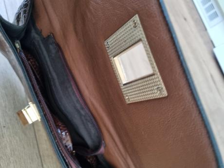 Hnedá lakovaná listová kabelka, 