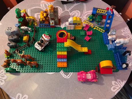 Lego duplo zoo sada spojene s 5634 krmenie,