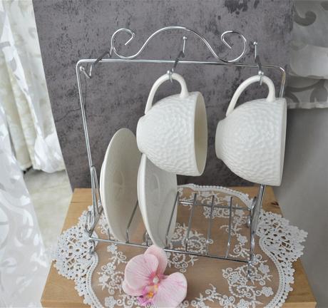 Strieborný stojan na šálky a tanieriky, 