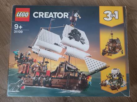Lego creator 31109 pirátska loď, 