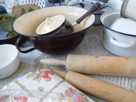 Smaltované na chalupu-do kuchyne,