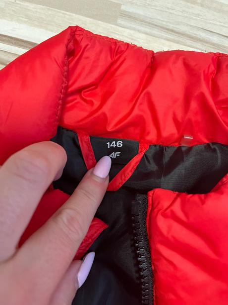 Prechodná bunda, 146