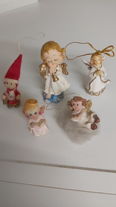 Vianočné ozdoby anjelíci všetky za 2 eurá, 
