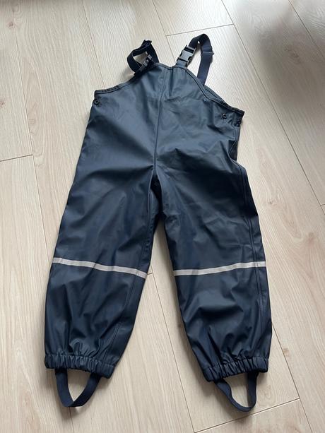Nohavice do dažďa, lupilu,104