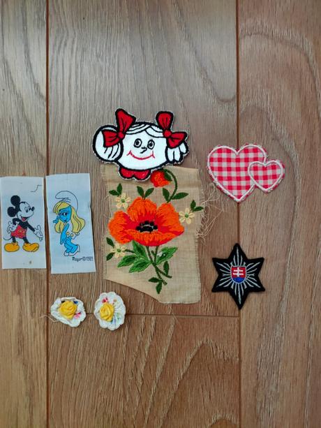 Spony na opasok,na traky,nášivky, 