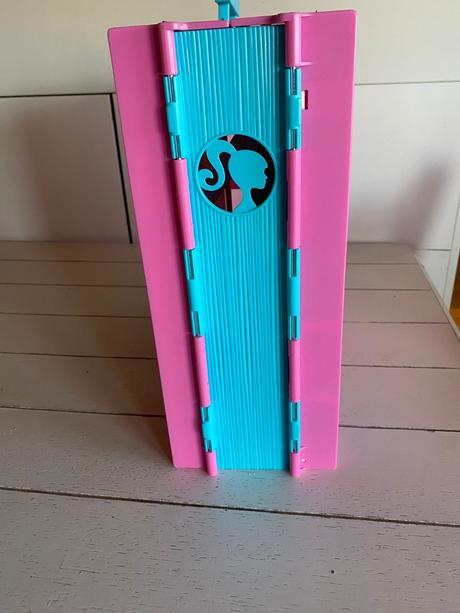 Barbie satnik dračik, 