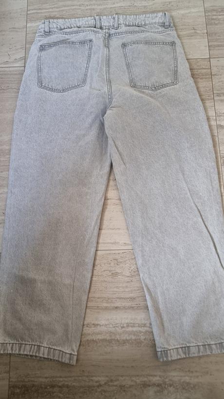 Rifle loose, reserved,34